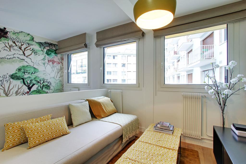 Pick A Flat'S Apartment In Eiffel Tower- Boulevard De Grenelle Париж Экстерьер фото